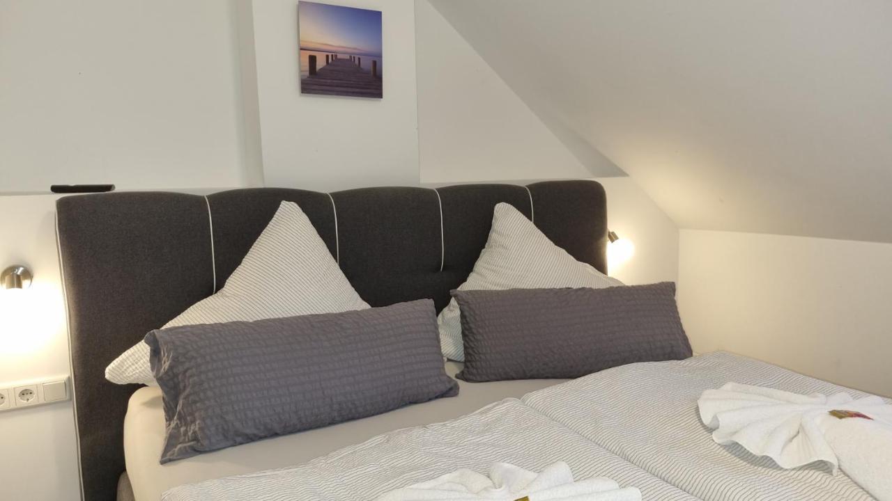 Pension Likedeeler Suite Majestaet Sir Francis Drake Borkum Exteriör bild